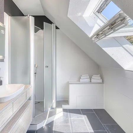 Seesuite Mit Seeblick Am Koelpinsee