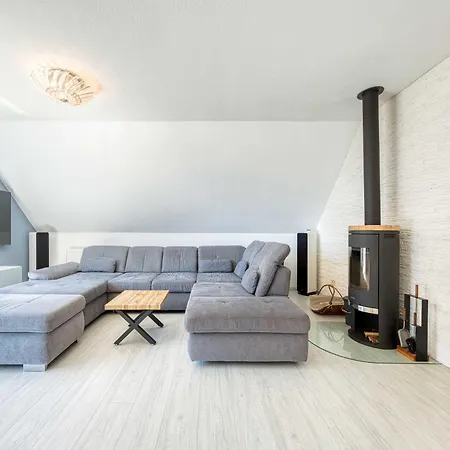 Apartment Seesuite Mit Seeblick Am Koelpinsee