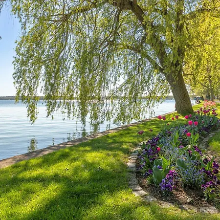 Seesuite Mit Seeblick Am Koelpinsee